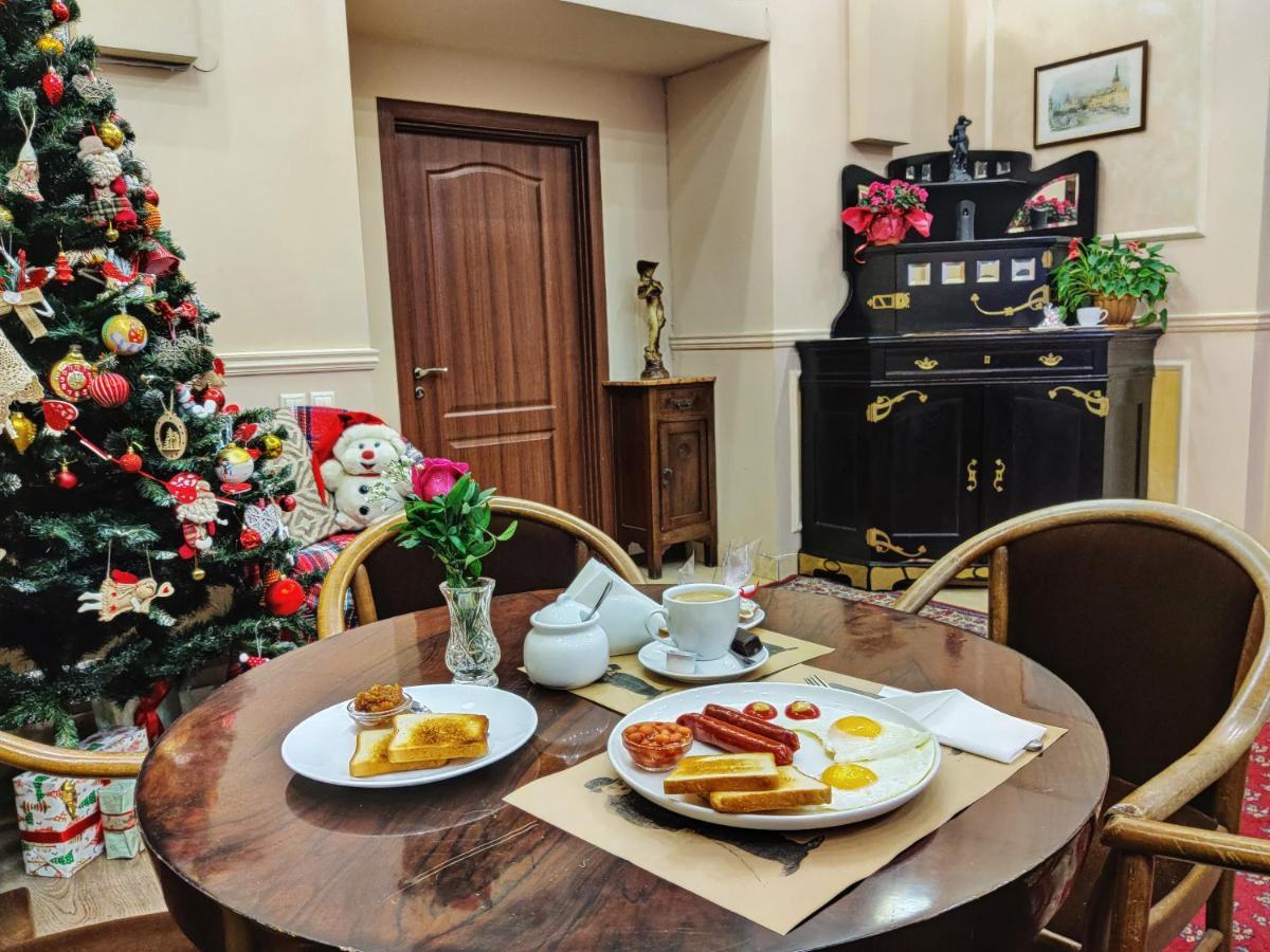 Chaplin Hotell Lviv Exteriör bild