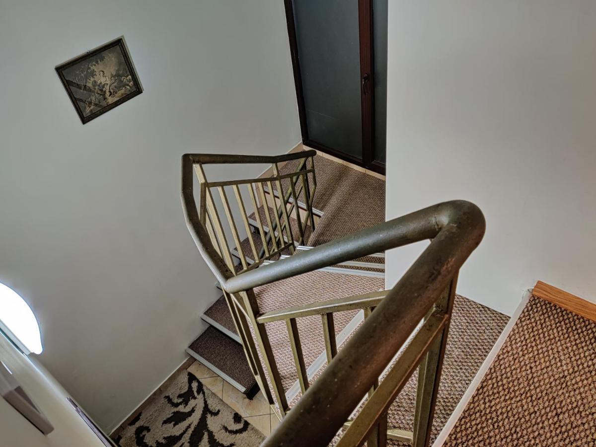 Chaplin Hotell Lviv Exteriör bild