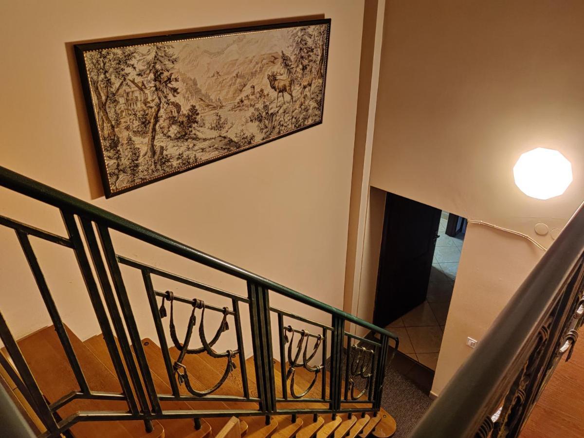 Chaplin Hotell Lviv Exteriör bild