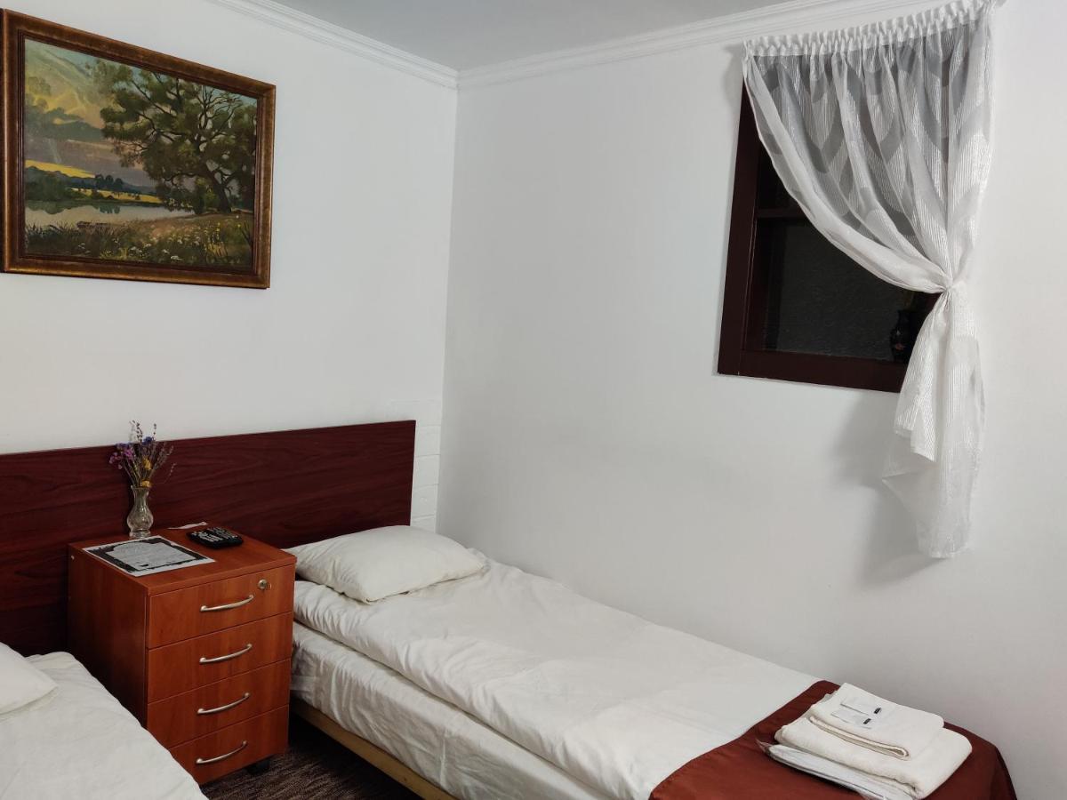 Chaplin Hotell Lviv Exteriör bild