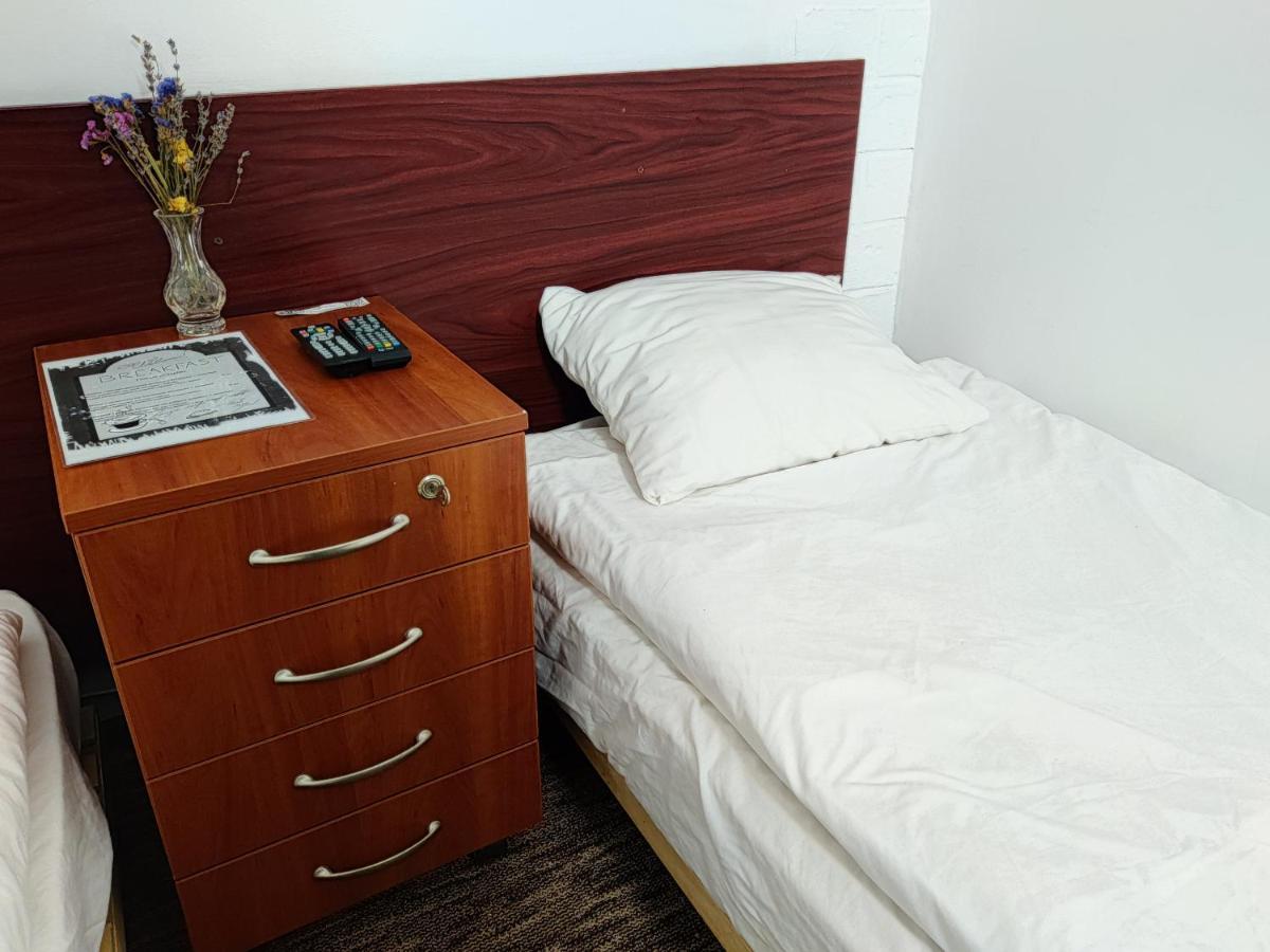 Chaplin Hotell Lviv Exteriör bild