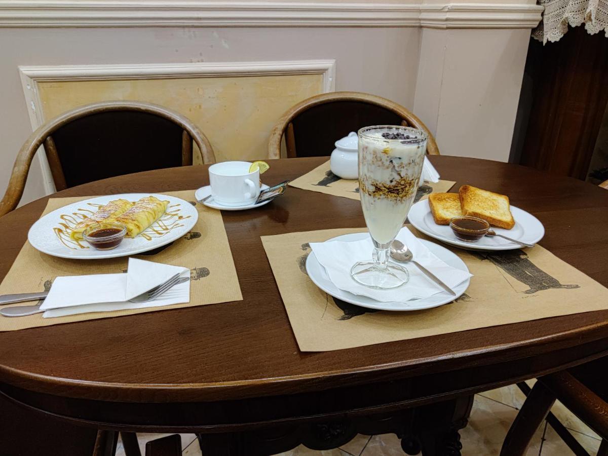 Chaplin Hotell Lviv Exteriör bild