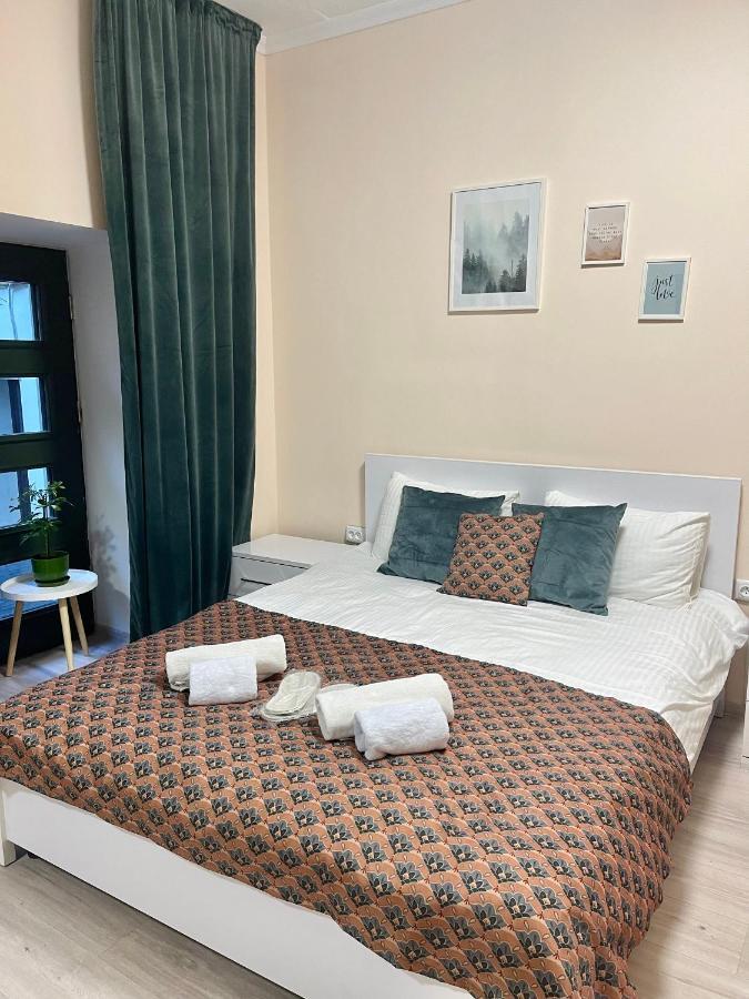 Chaplin Hotell Lviv Exteriör bild